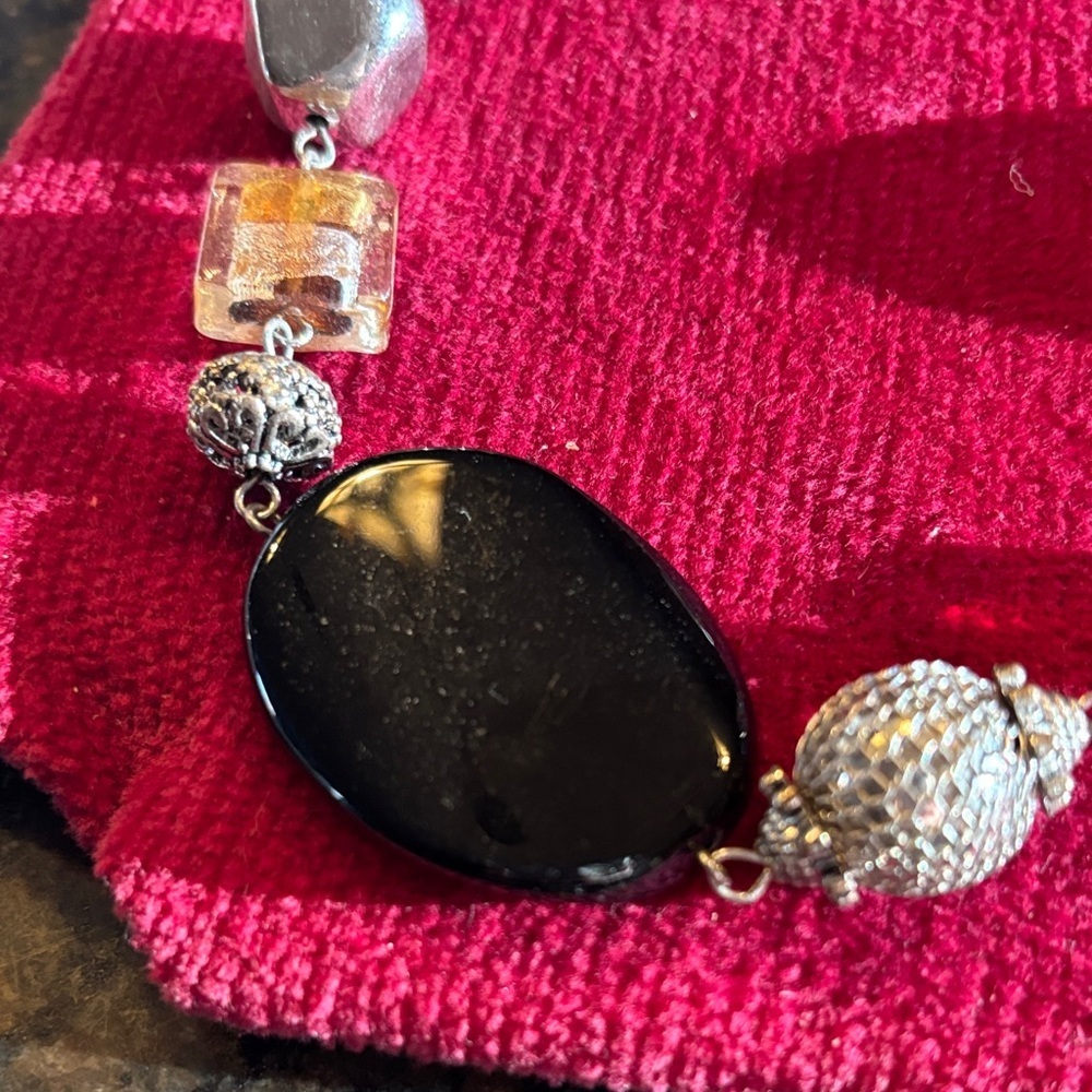 Premier Designs Red and Silver Necklace - Picture 2 of 5